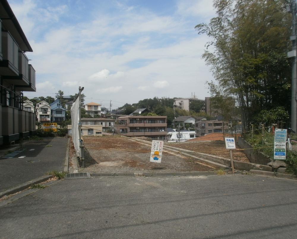 Local photos, including front road. Local (10 May 2013) Shooting