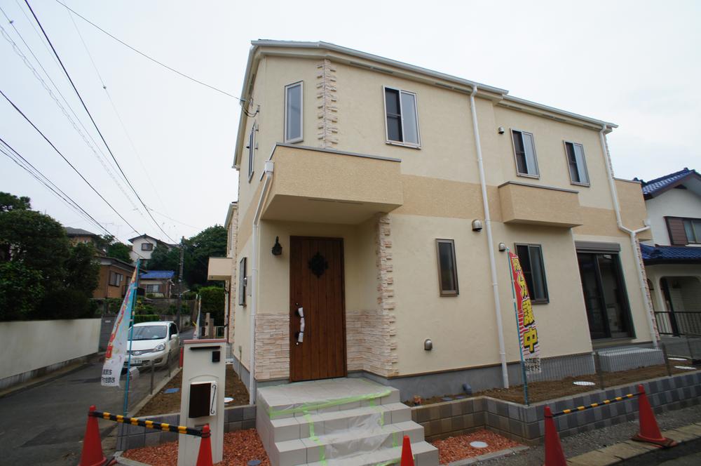 Local appearance photo. 1 Building