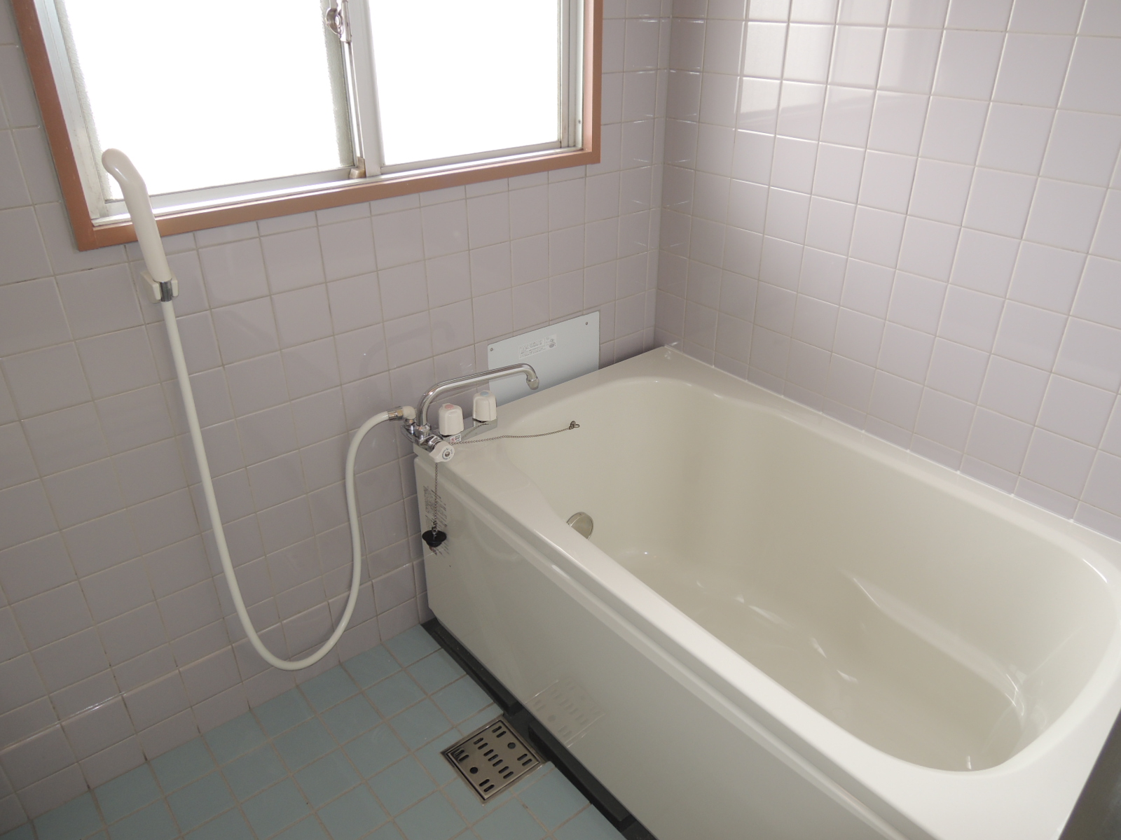 Bath. With bathroom Reheating function