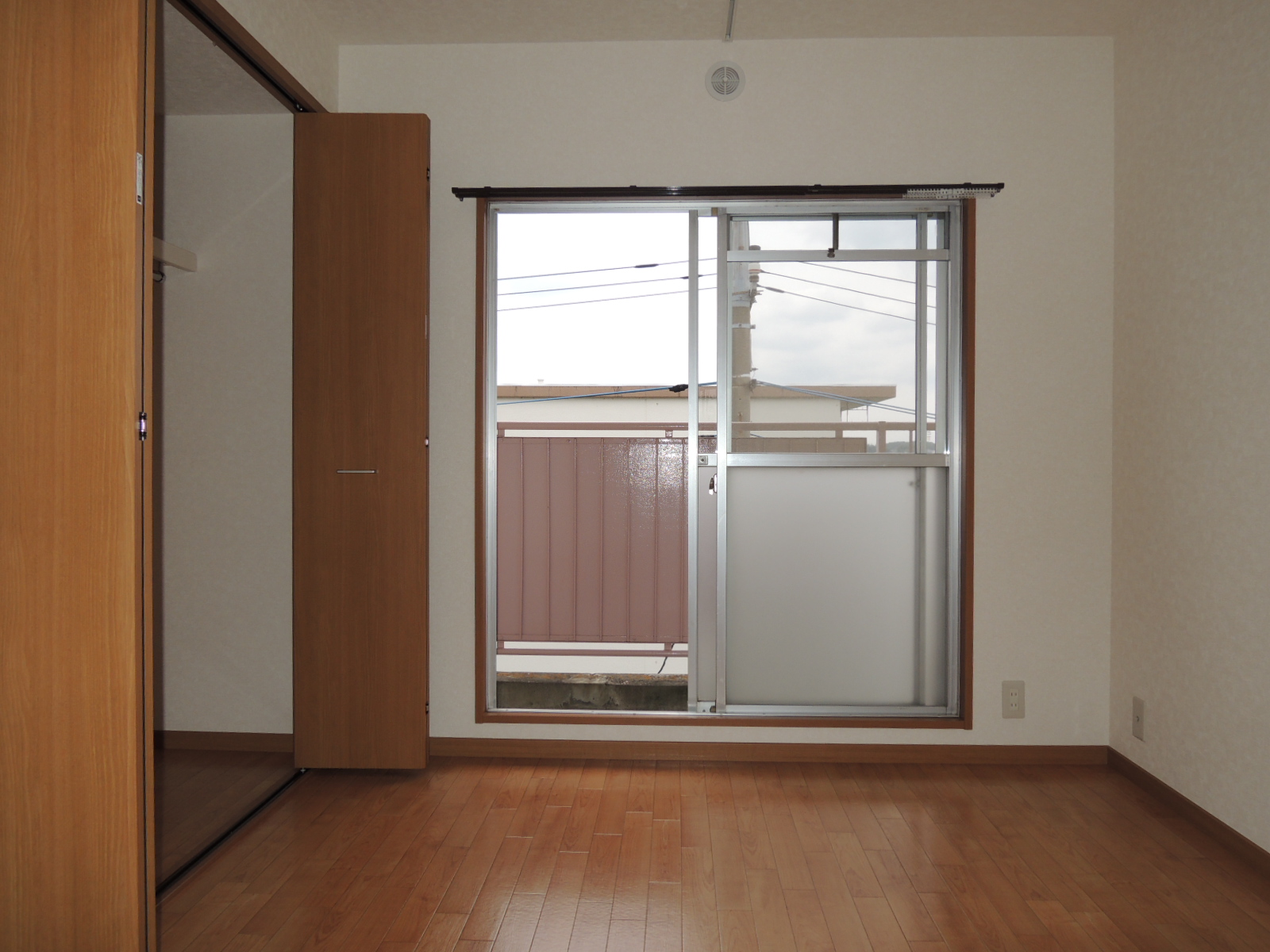 Living and room. East side Western-style