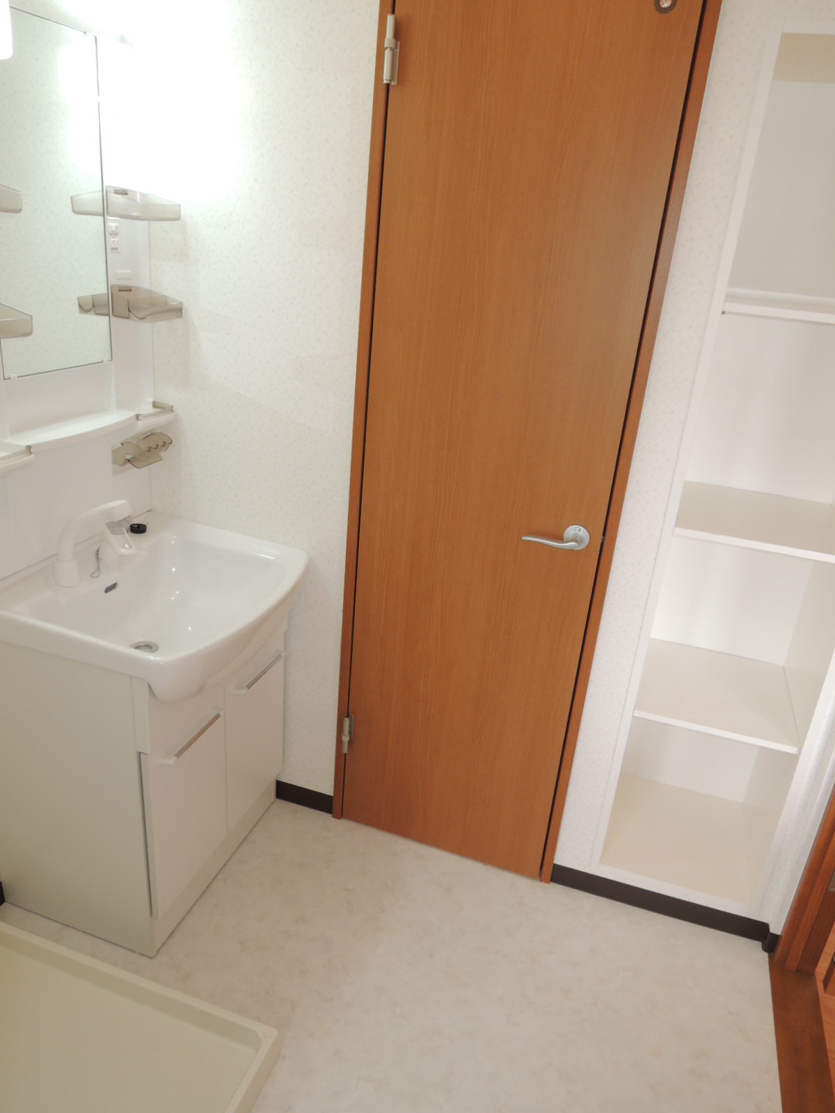 Other room space. Dressing room