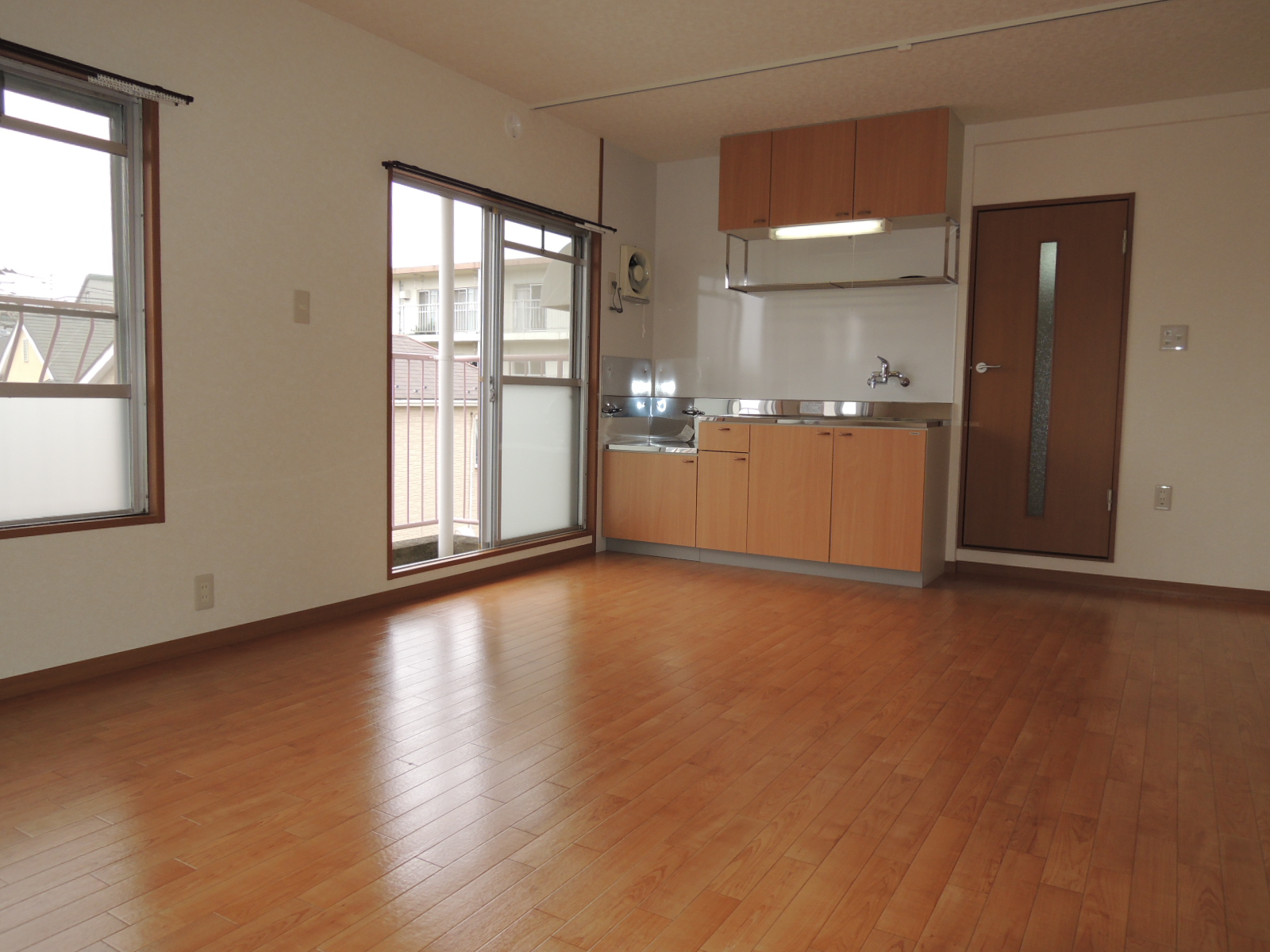 Living and room. LDK12 Pledge