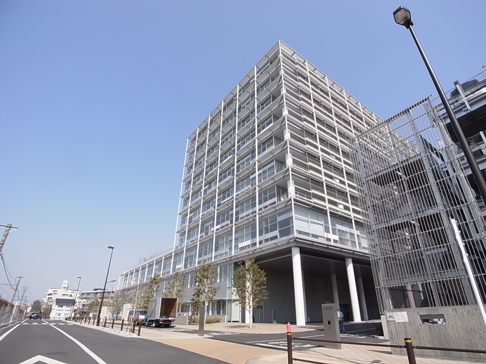 Government office. 537m until Machida City Hall (government office)