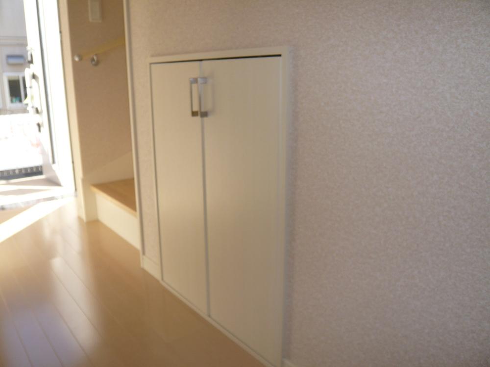 Receipt. Hallway storage