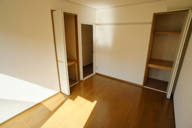 Living and room. South Western-style 6 Pledge (housed in two places)