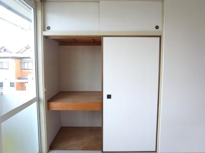 Other. Storage lot, With upper closet!