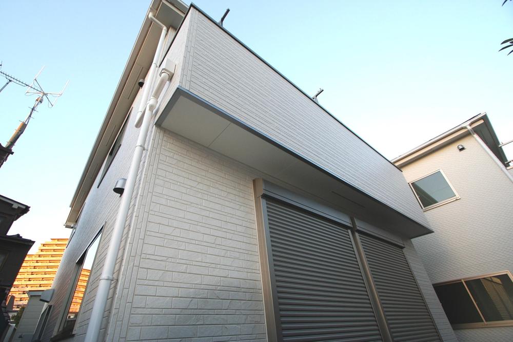 Local appearance photo. Local (12 May 2013) Shooting