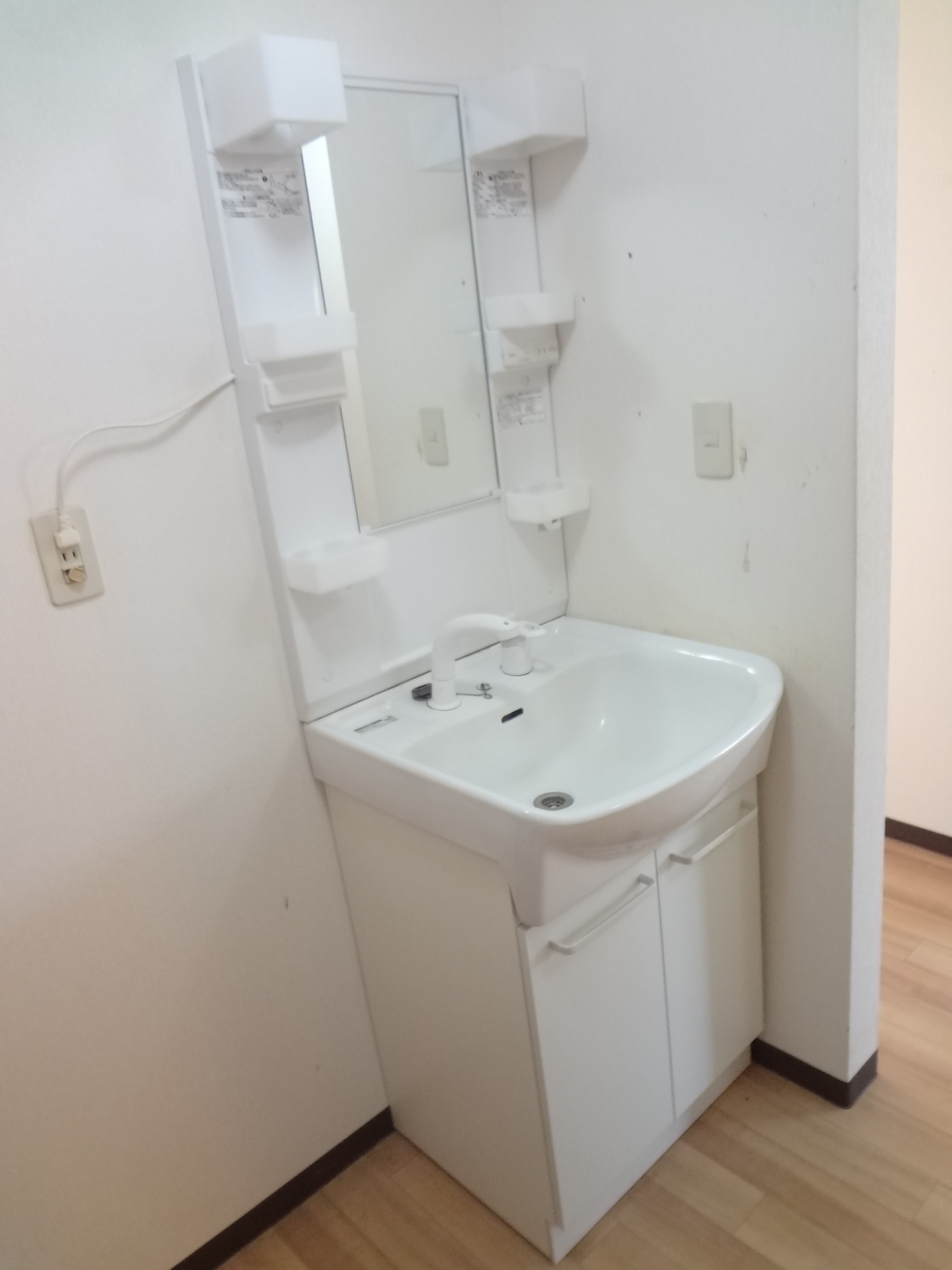 Washroom. I'm glad washbasin with shower ☆