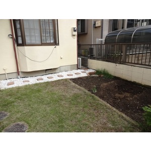 Living and room. Living (furniture will be removed. )