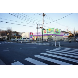 Convenience store. Three F Kanamori crane Jinqiao store (convenience store) to 212m