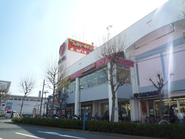 Supermarket. Sanwa (Super ・ 100 Yen shop) About 520m until the (super) 520m