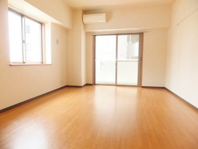 Other room space.  ☆  It is ventilation may also be in the corner room  ☆