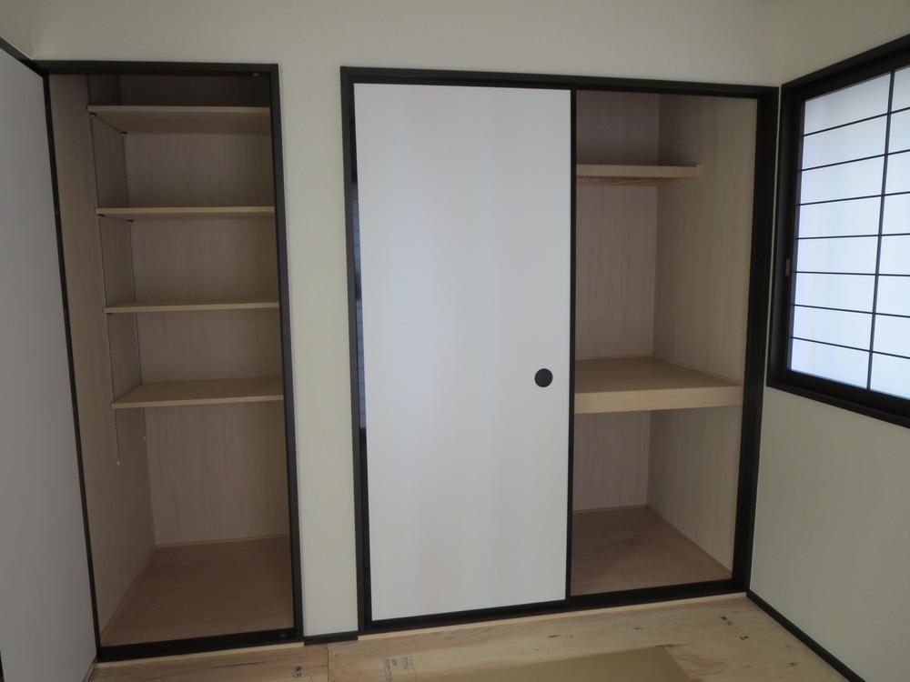 Receipt. The room also clean, plenty of storage space!