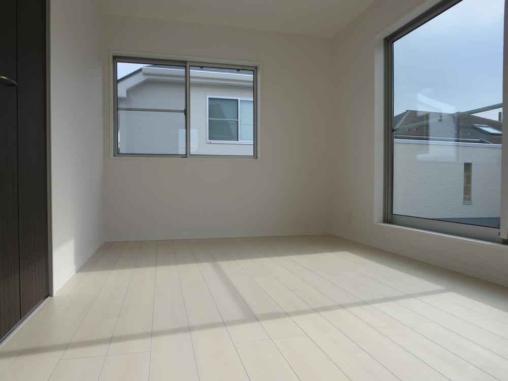 Non-living room. Plug with plenty of sunshine from large windows.