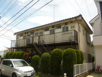 Other common areas. Looking is not worried because there is a planting.