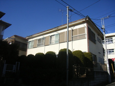 Other common areas. Private is protected because the first floor there is a planting.