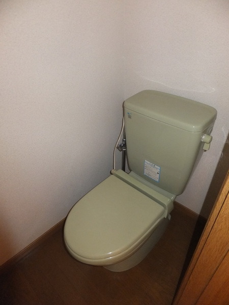 Toilet.  ☆  Toilet is clean  ☆