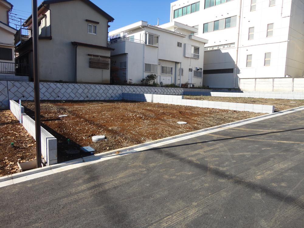 Local land photo. Building 2