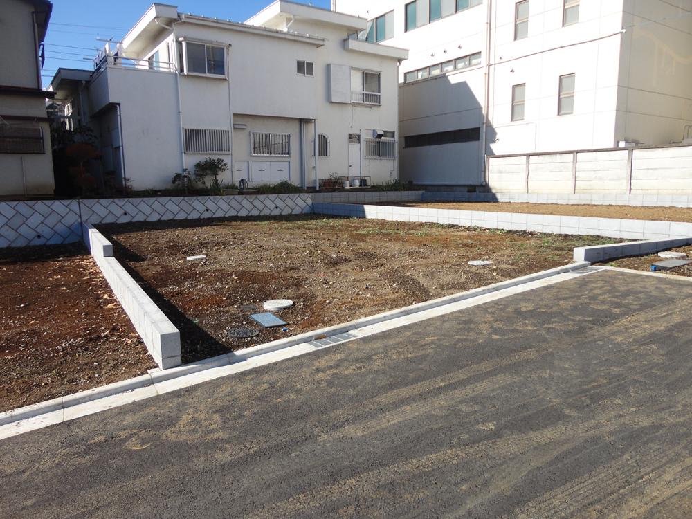 Local land photo. Building 3