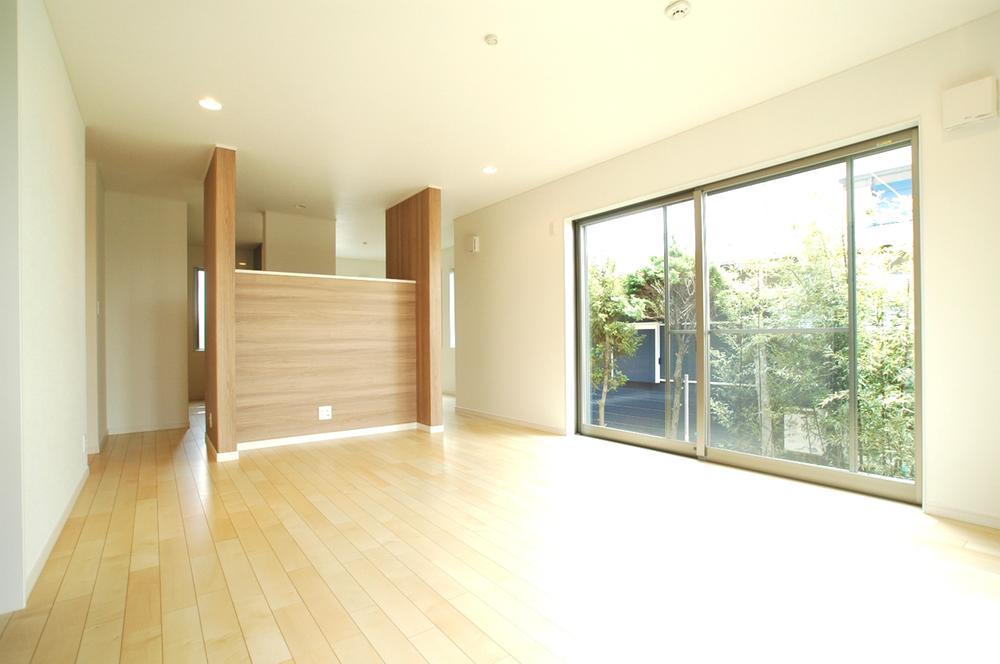 Same specifications photos (Other introspection). Relax in a bright shade of living