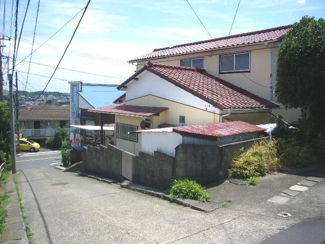 Local photos, including front road. Local (July 2013) Shooting