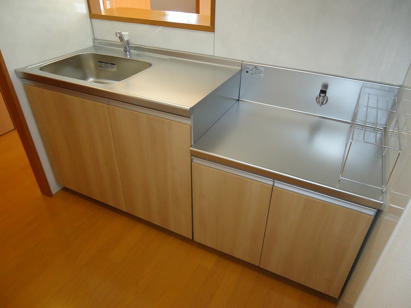 Kitchen. Two-burner stove installation Allowed ・ Space cut the material there!