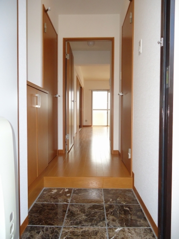 Entrance. Entrance lighting motion sensors!