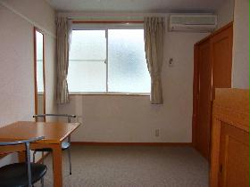 Living and room. 2F living room Window side