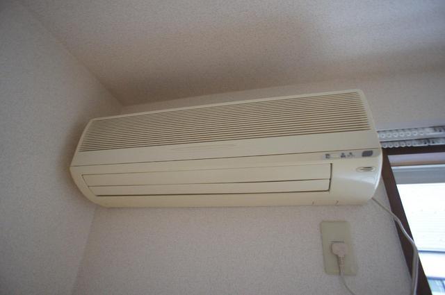 Other Equipment. Since the air-conditioned rooms all seasons comfortable life!