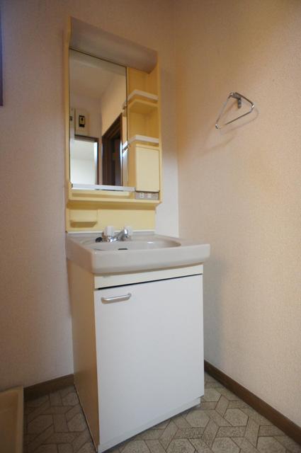 Washroom. Washbasin popular independent type! Effortlessly every day of outing preparation! !