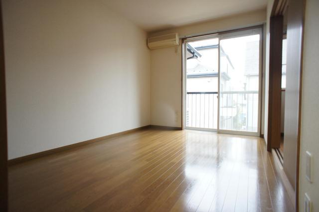 Living and room. Sorting type! Ideal for room Scheer!