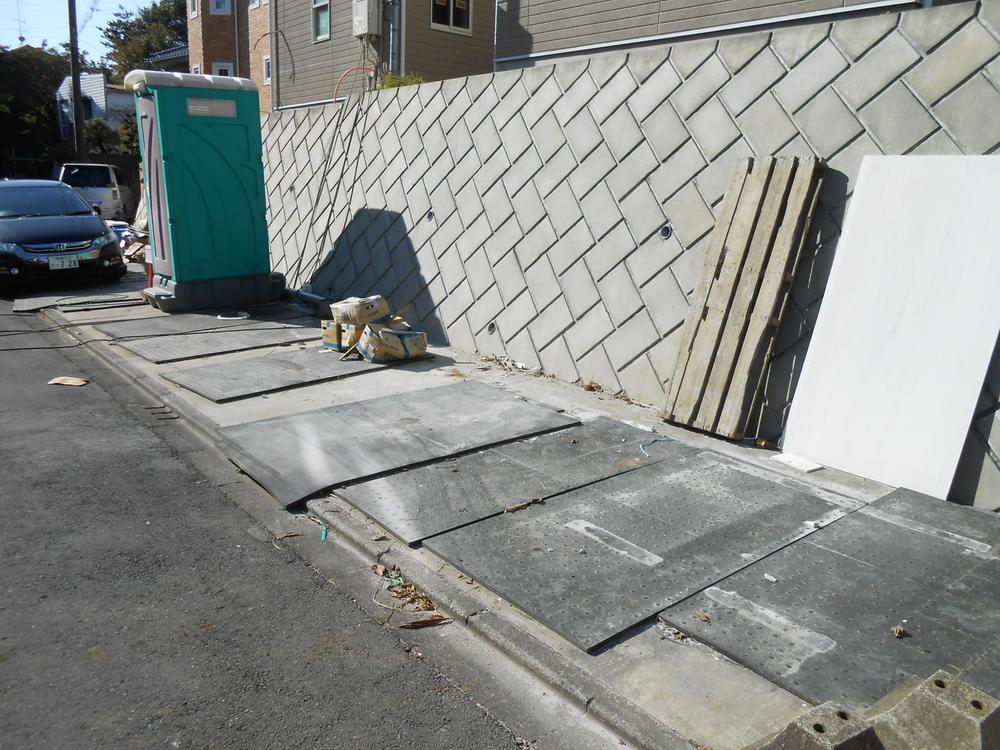 Parking lot. Local (11 May 2013) Shooting