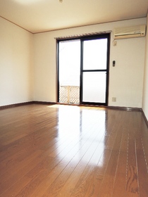 Living and room. 12 Pledge of LDK (air-conditioned)