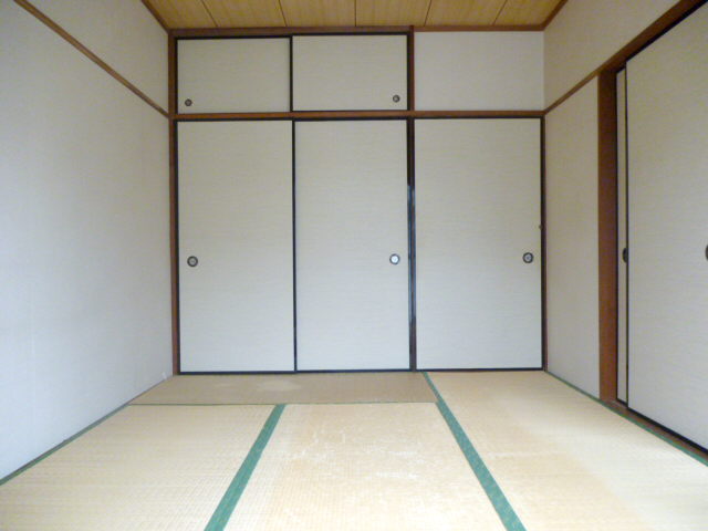 Living and room. West Japanese-style room
