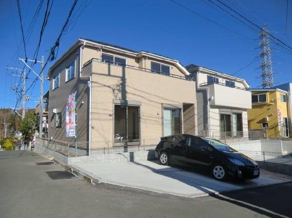 Local appearance photo. All two buildings of a quiet site