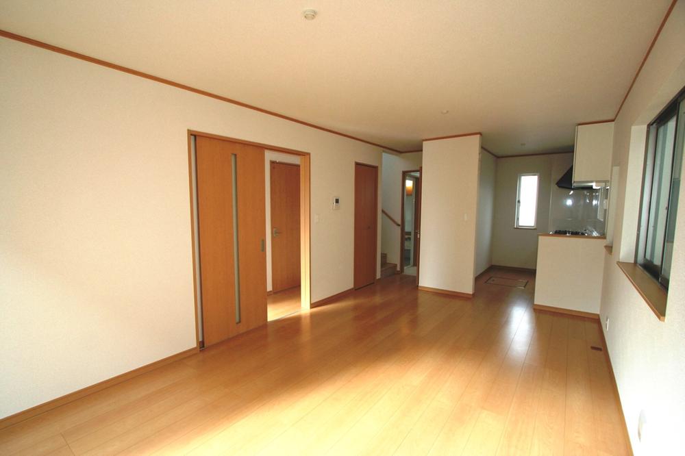 Living. Local (10 May 2013) Shooting