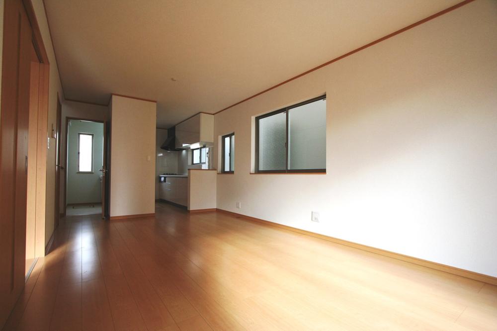 Living. Local (10 May 2013) Shooting