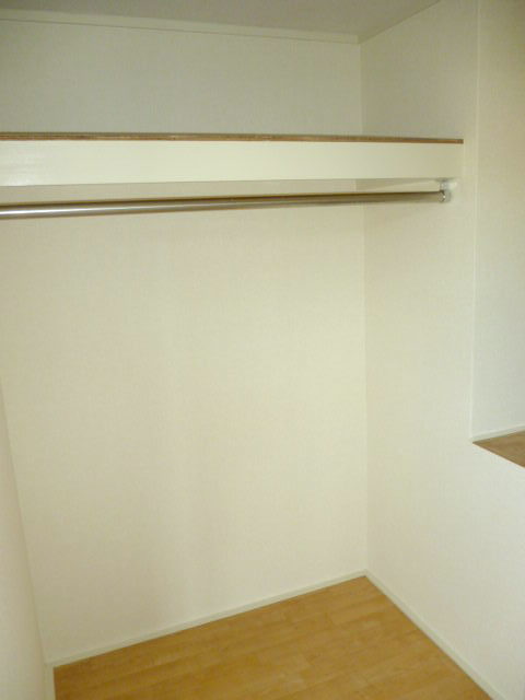 Receipt. Walk-in closet