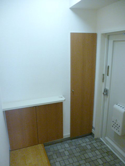 Entrance. Cupboard