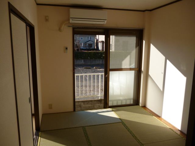 Living and room. Day it's good