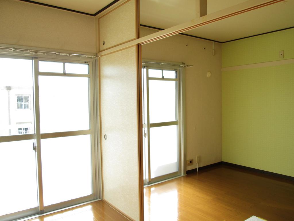 Living and room. Dining and Western-style