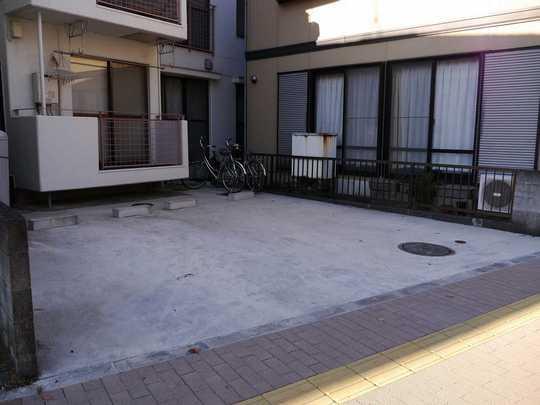 Parking lot