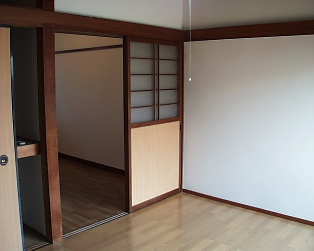 Living and room. Western-style 8 pledge