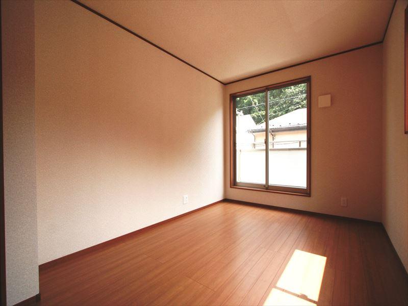 Same specifications photos (Other introspection). Same specifications