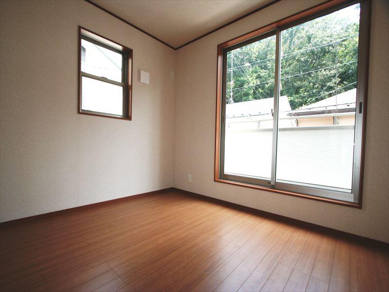 Same specifications photos (Other introspection). Same specifications