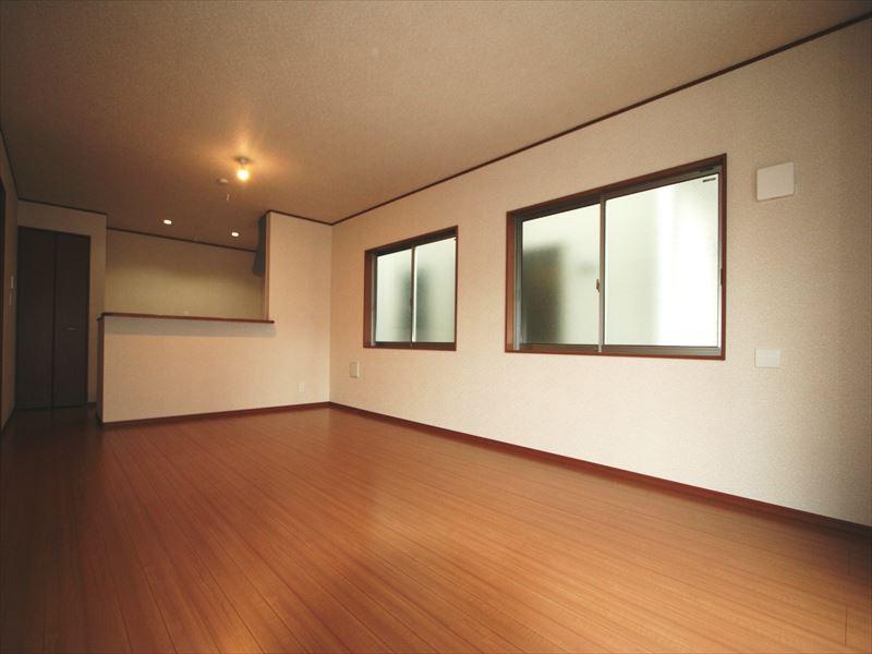 Same specifications photos (living). Same specifications