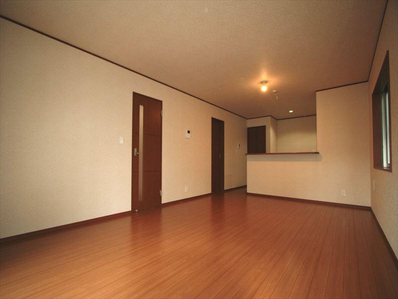 Same specifications photos (living)