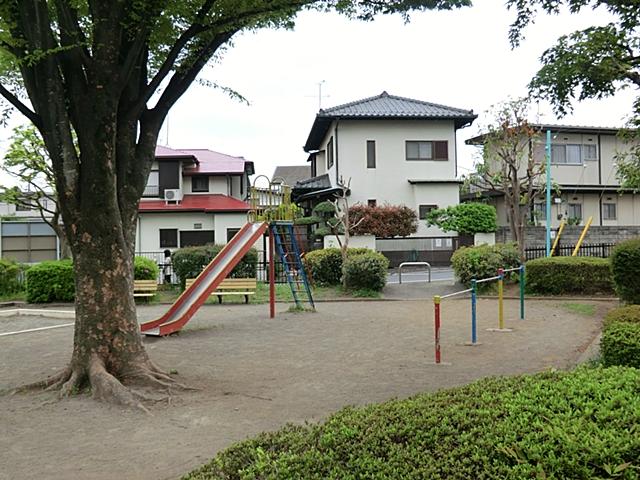 park. 500m to Tamagawa Gakuen violet children's park