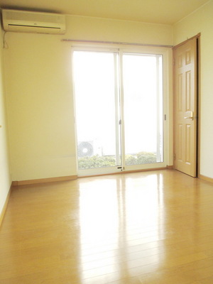 Other room space. Corner room two-sided lighting