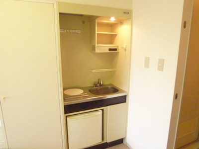 Kitchen. Cleaning is also simple IH cooking heater s peace of mind without the use of fire